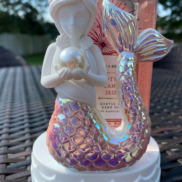 Bath & Body Works Bath Iridescent Mermaid Soap Holder Soap Poshmark
